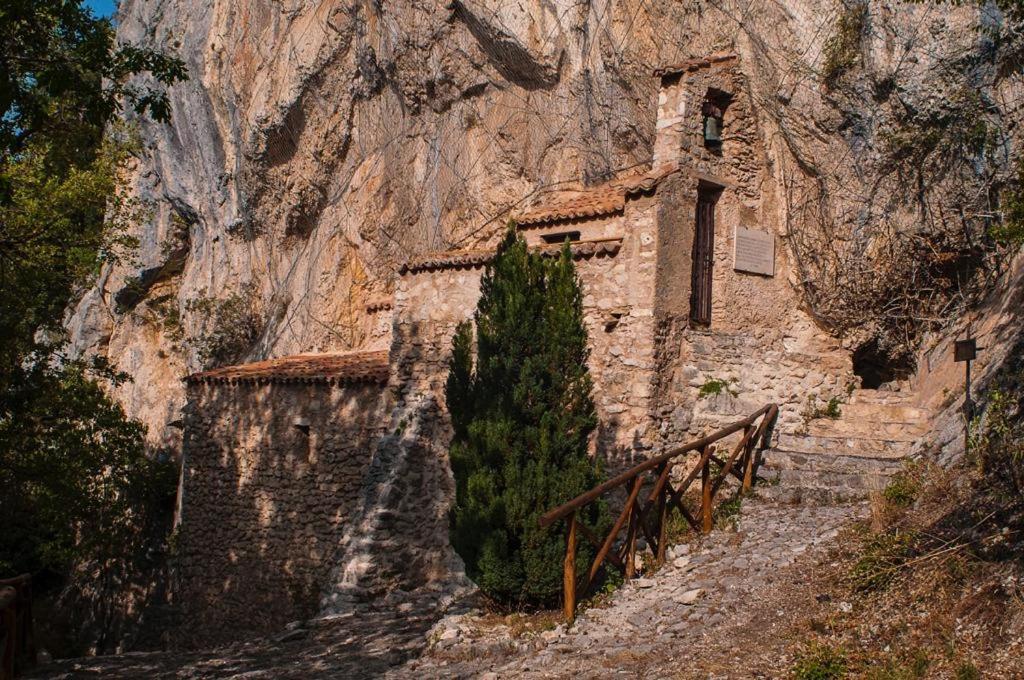 Alloggio Turistico Luigina Morro Reatino Eksteriør billede